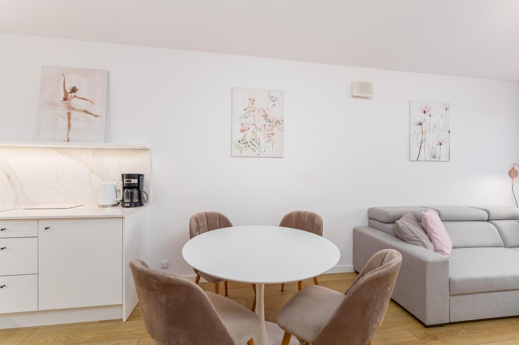 Faro Apartamenty Kasprowicza 20 Basen W Cenie Schwimmbad Im Preis Kolobrzeg Exterior photo